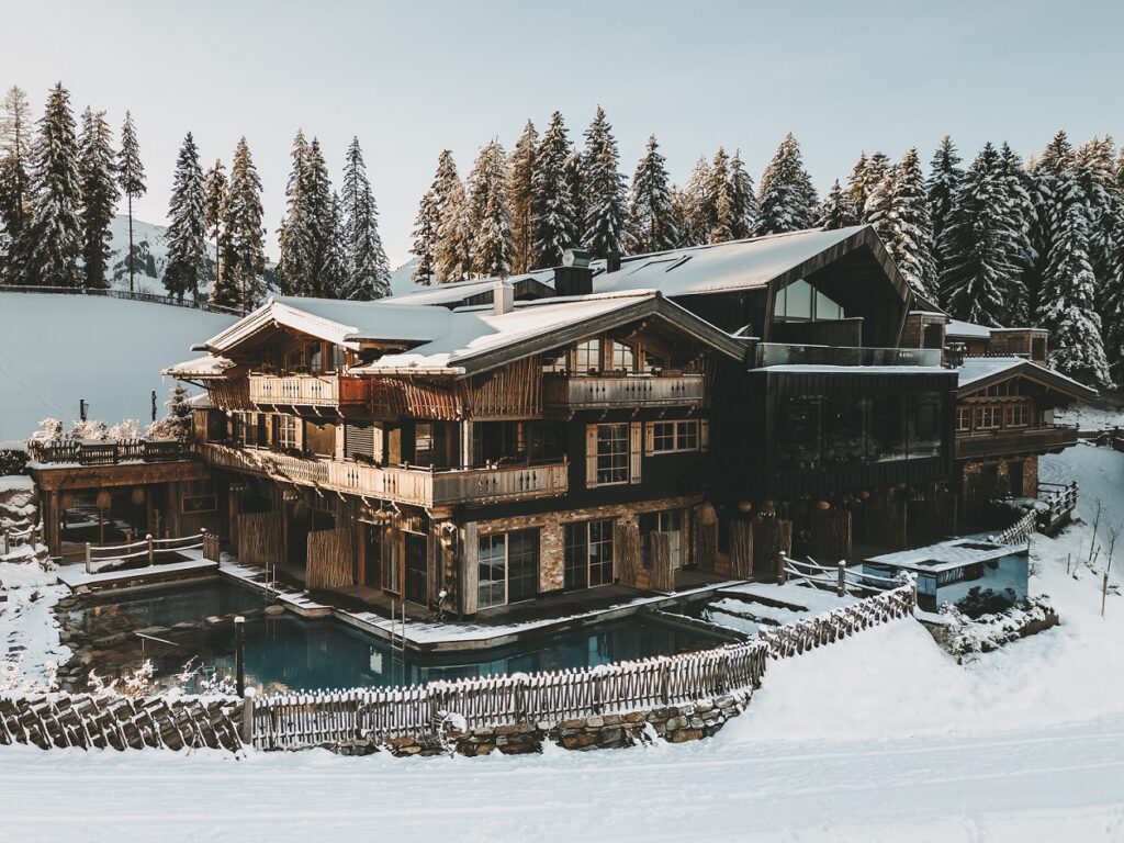 Exclusive wedding location Jufenalm in Maria Alm for your mountain wedding