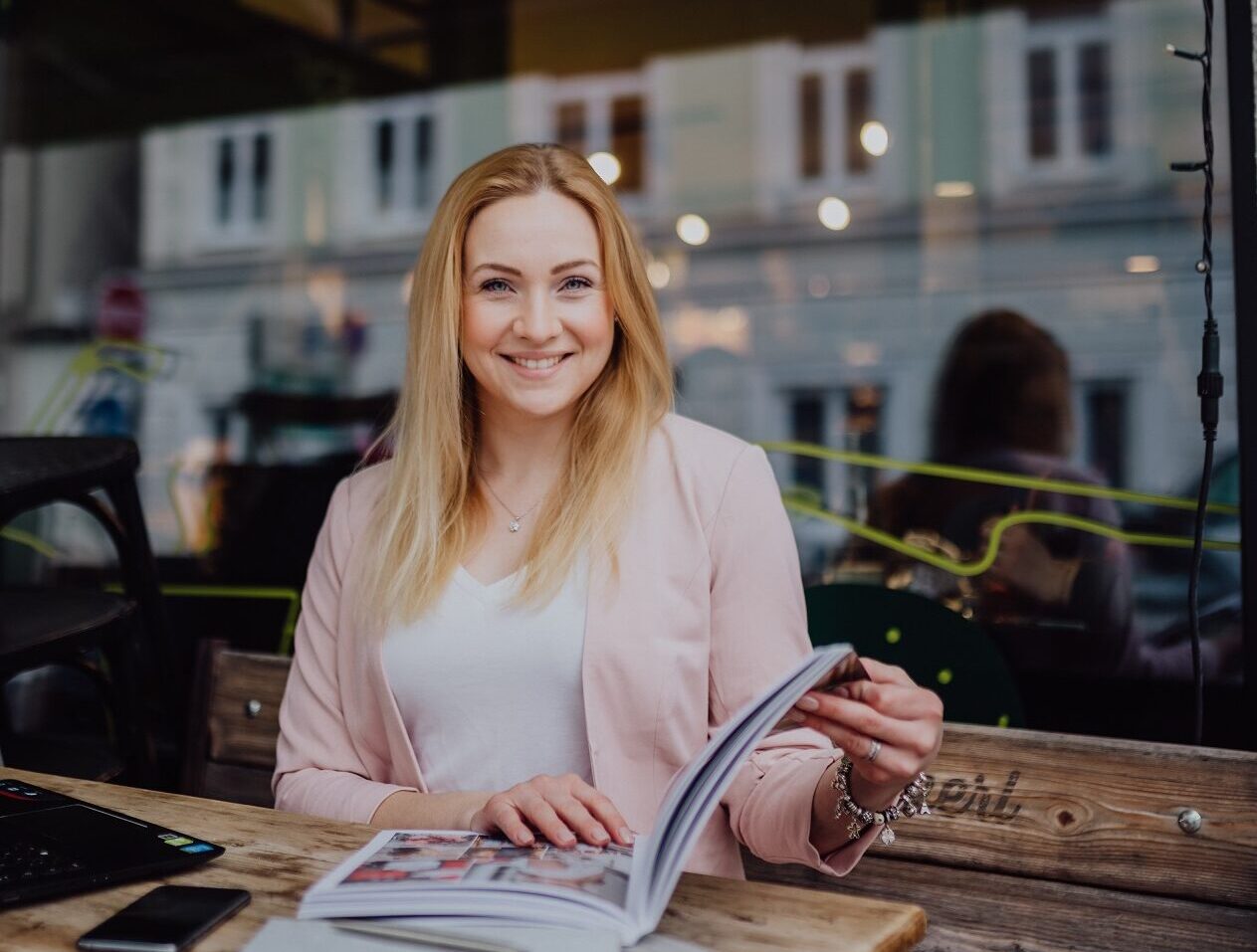 Detailed photo of the rings on a cigar box