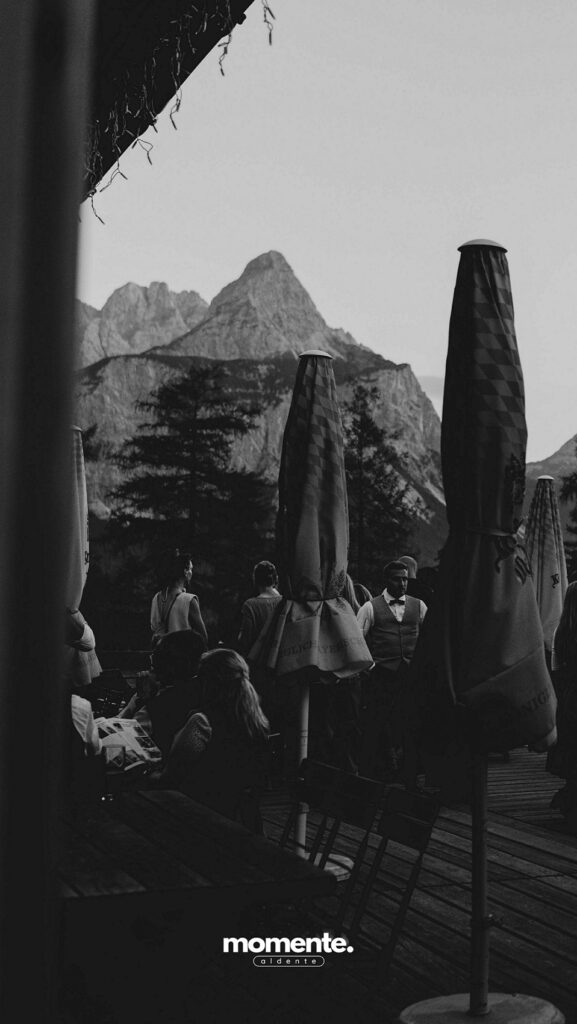 Ausblick auf die Bergkulisse bei einer Berghochzeit in Österreich