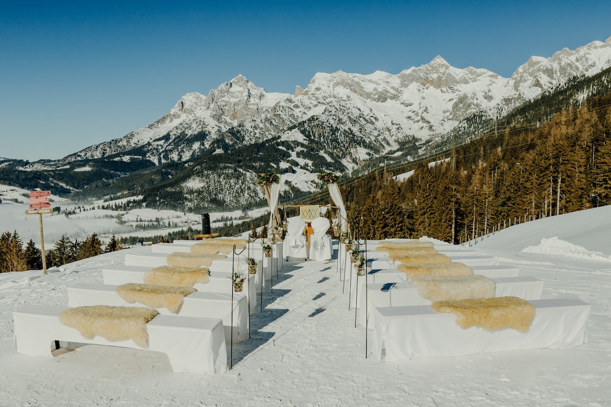 Freie Trauung mit Hochzeitsplaner in Österreich im Schnee