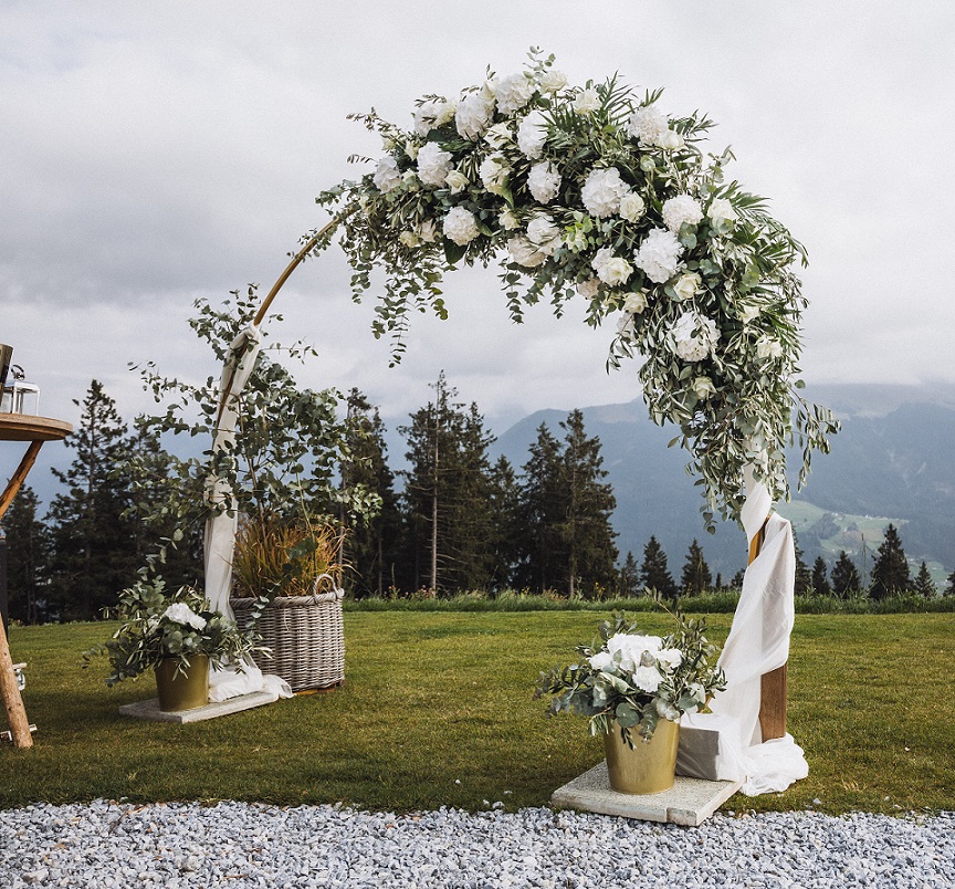 Traubogen auf der Toni Alm in Kitzbühel für eine Hochzeit am Berg