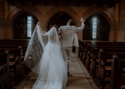 Paar im Fokus – Winterhochzeit mit Hochzeitsplanerin begleitet