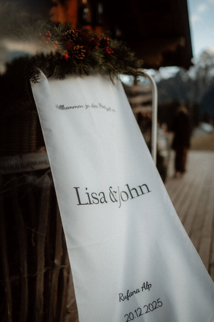 Welcome Sign, Rufana Alp